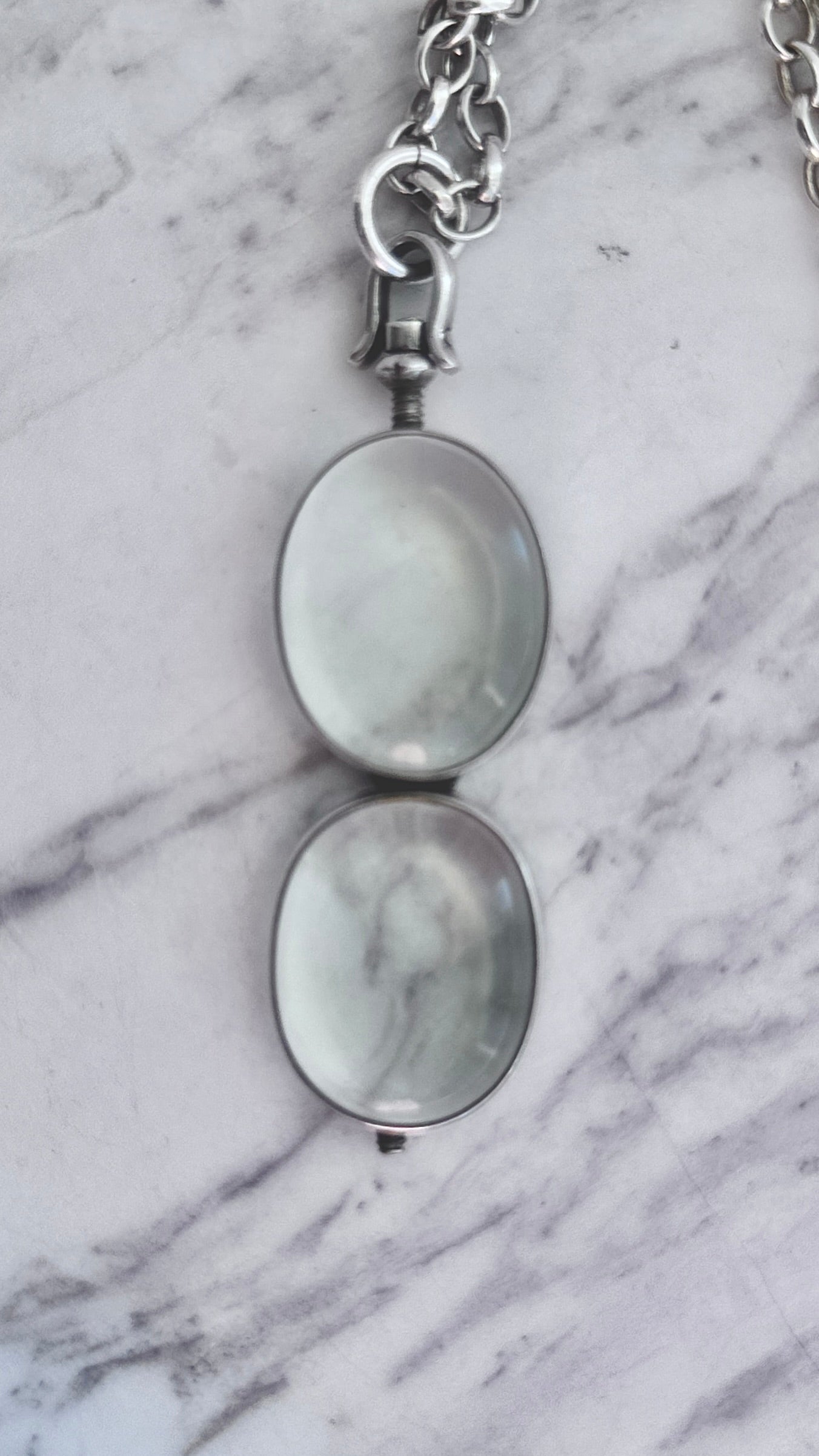 Vintage Sterling Silver 'Pool of Light' Pendant & Oval Belcher Chain