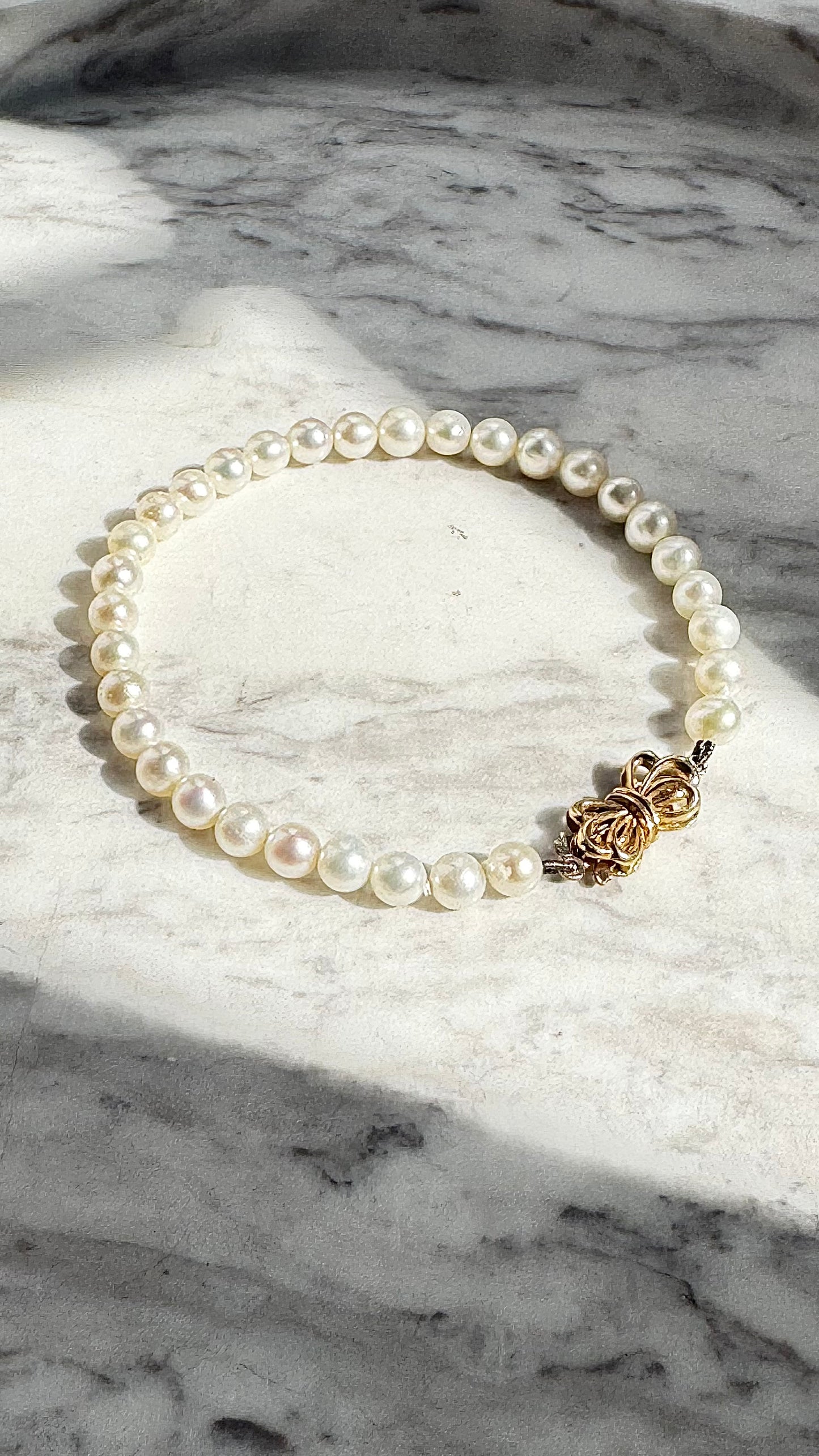 Vintage 9 Carat Gold 'Bow' Clasp Pearl Bracelet