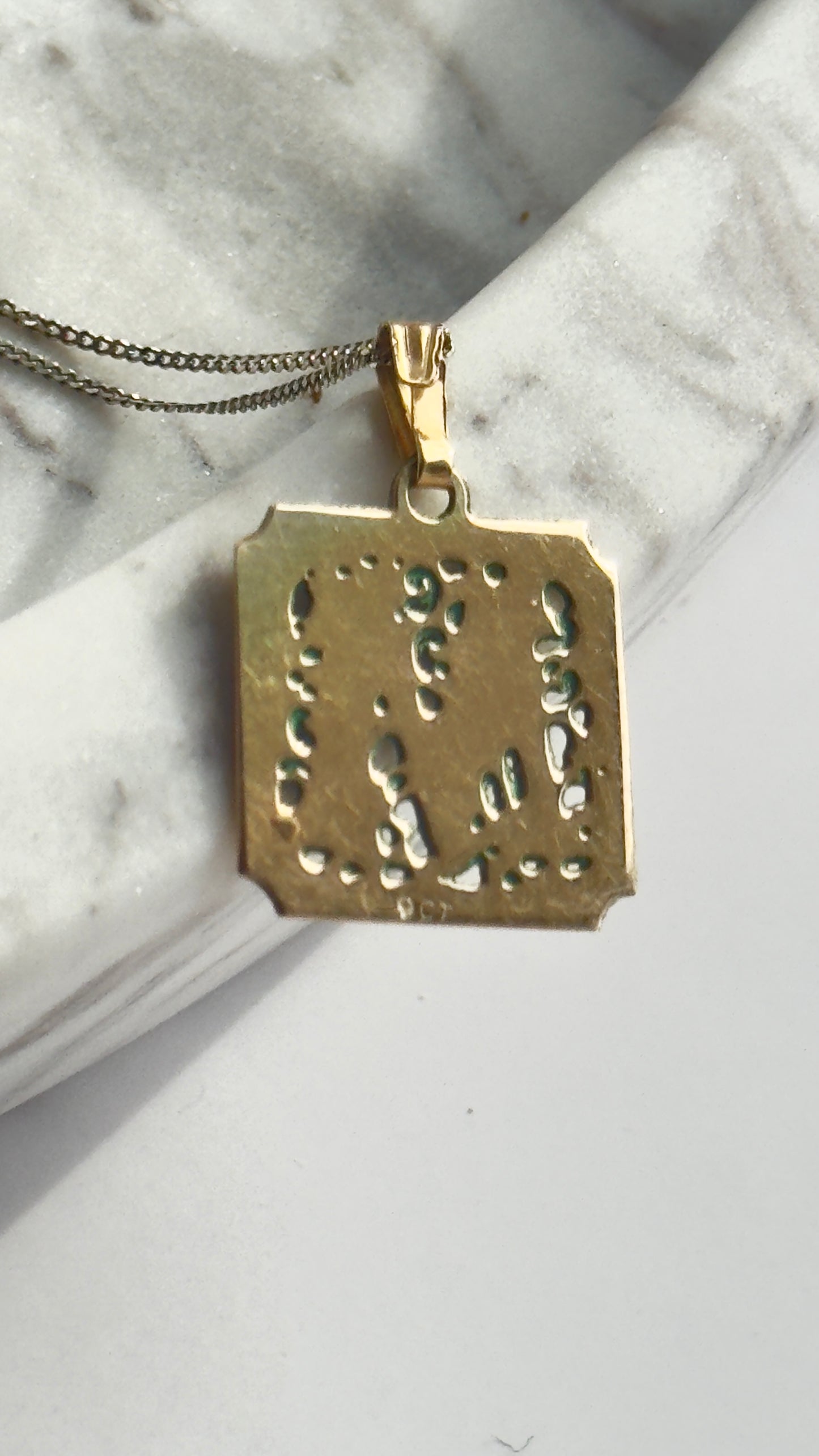 Vintage 9 Carat Gold & Enamel 'M' Initial Pendant & Chain
