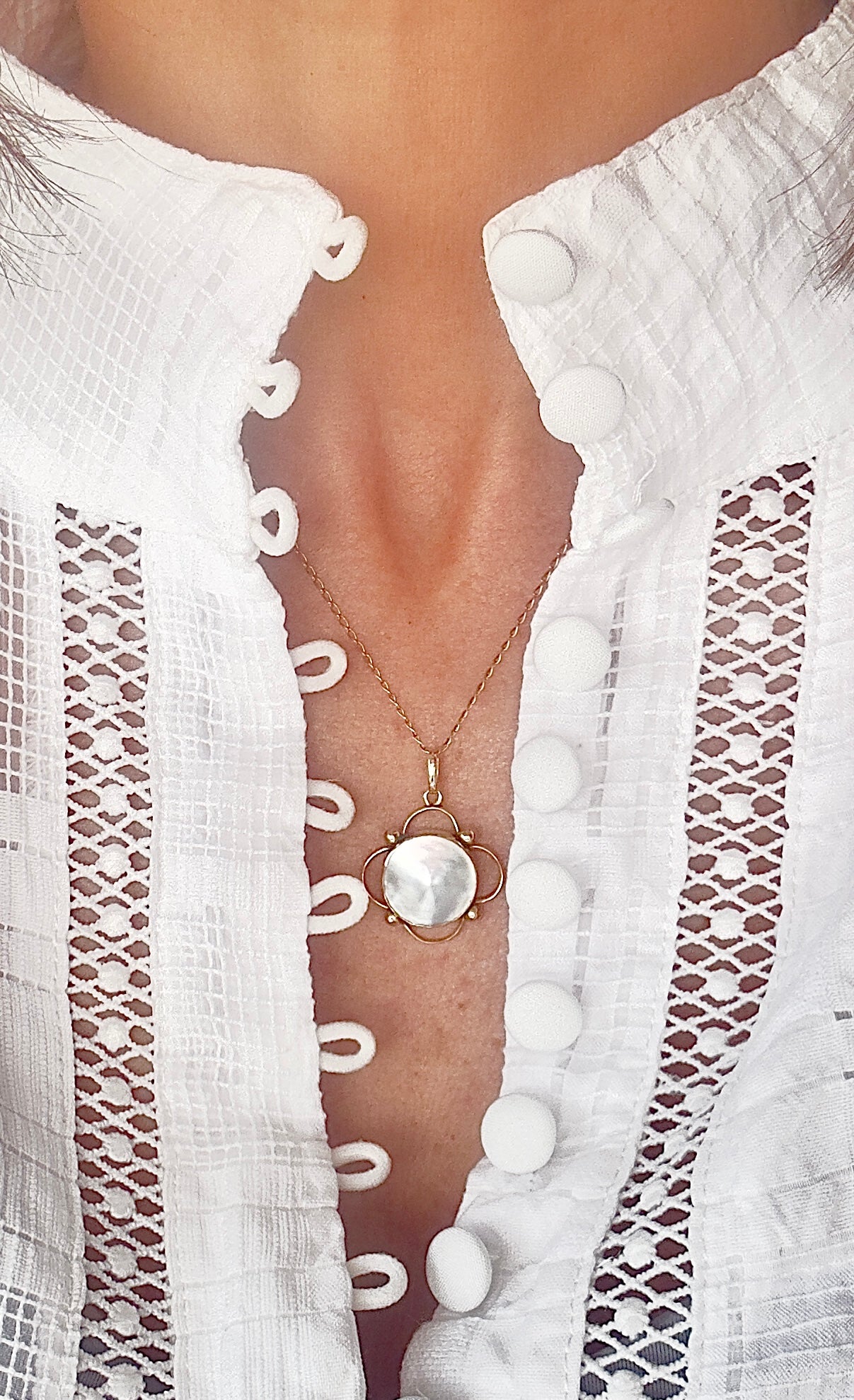 Vintage 9 Carat Gold ‘Mabe’  Pearl Pendant & Chain