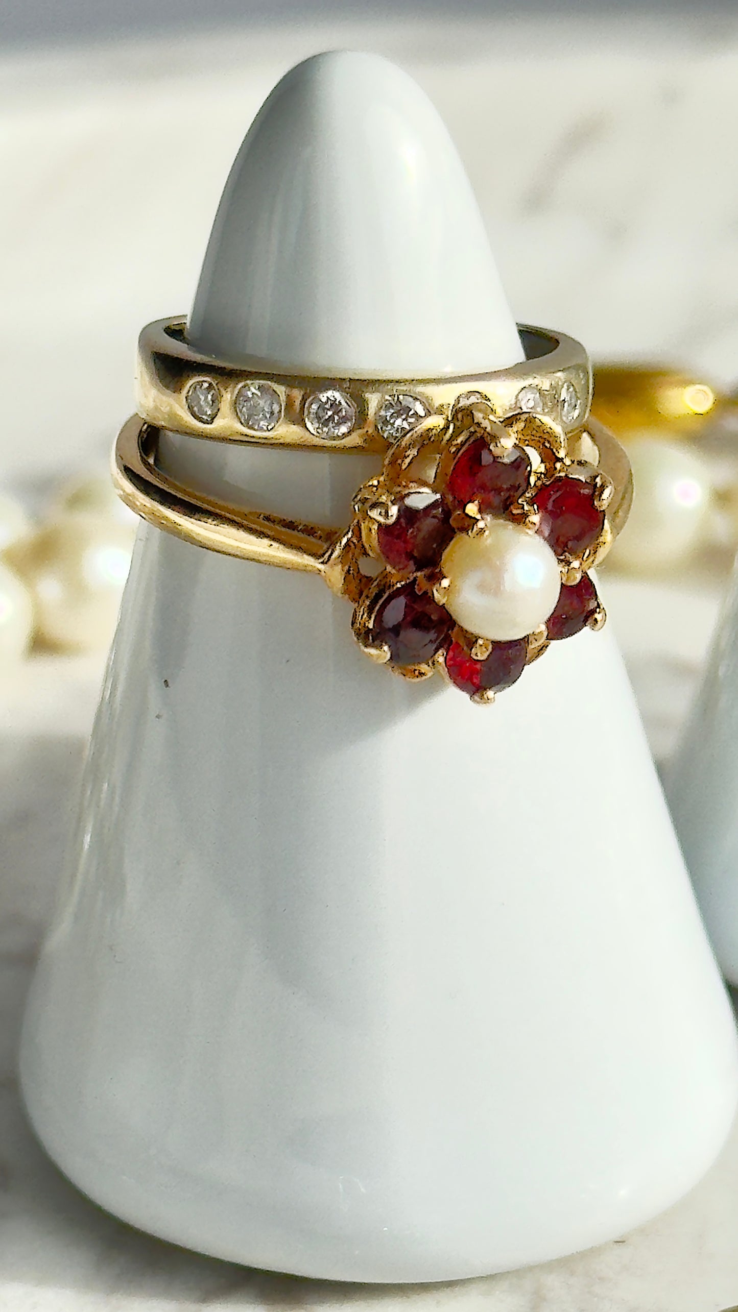 Vintage 9 Carat Gold Cultured Pearl & Garnet Ring