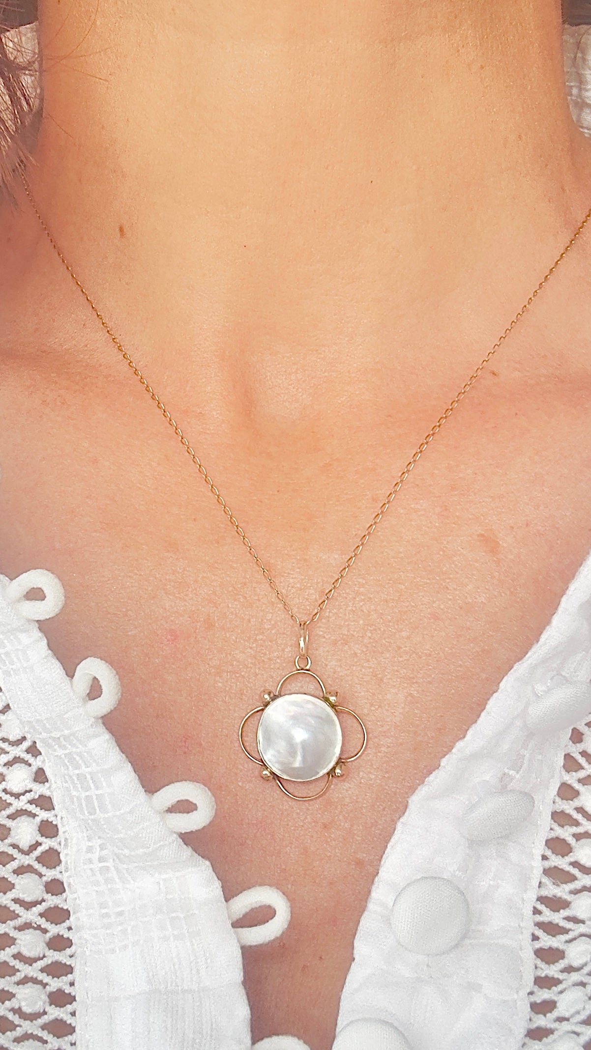 Vintage 9 Carat Gold ‘Mabe’  Pearl Pendant & Chain