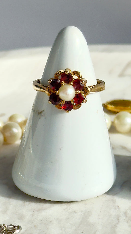 Vintage 9 Carat Gold Cultured Pearl & Garnet Ring