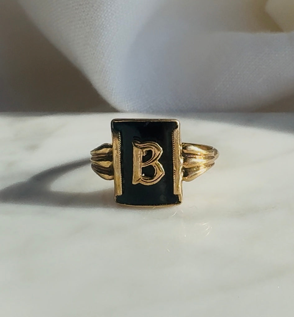Vintage ‘B’ Onyx & 9 Carat Signet Ring