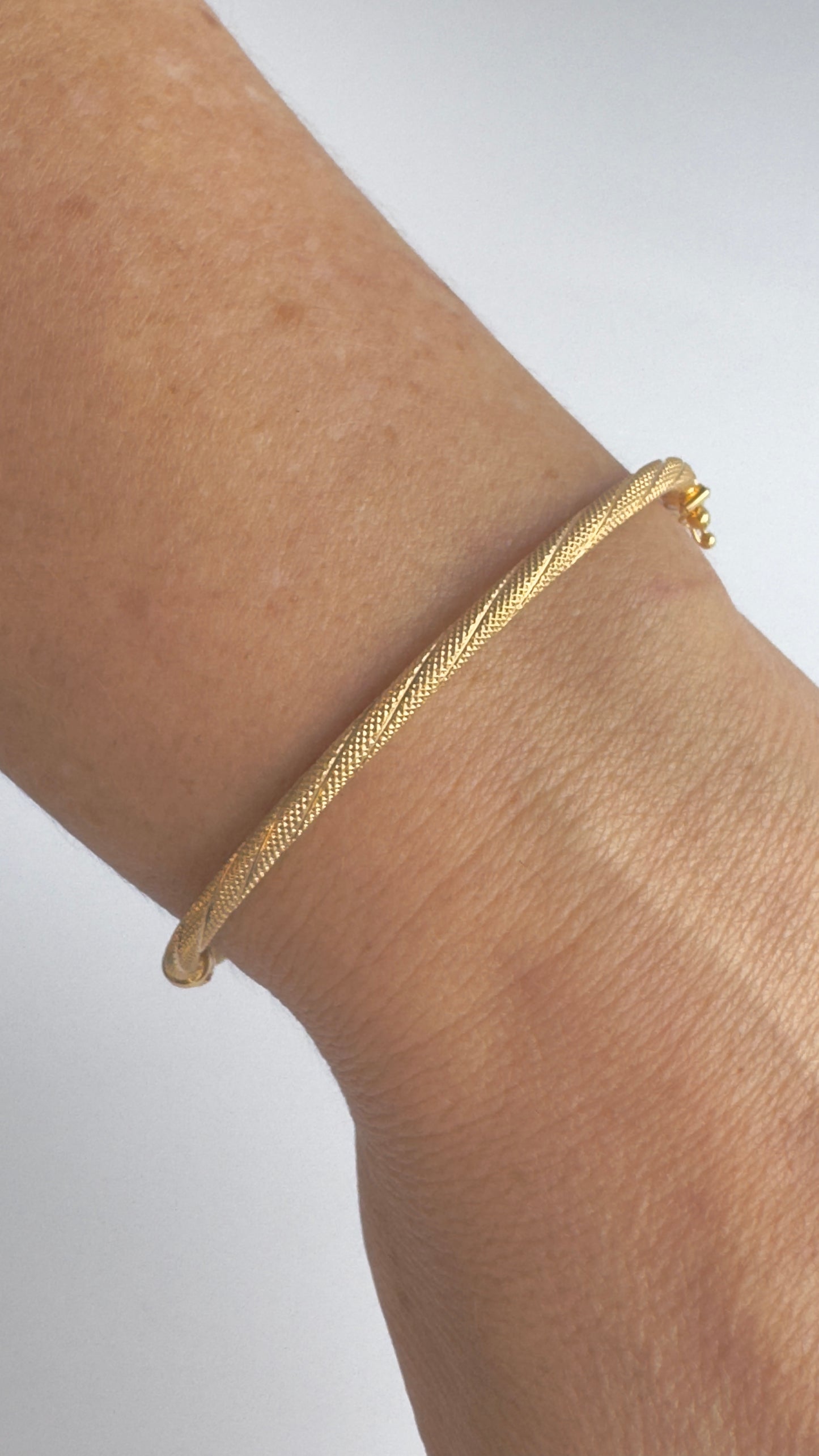 9 Carat Gold Engraved Twist Form Bracelet - No 1
