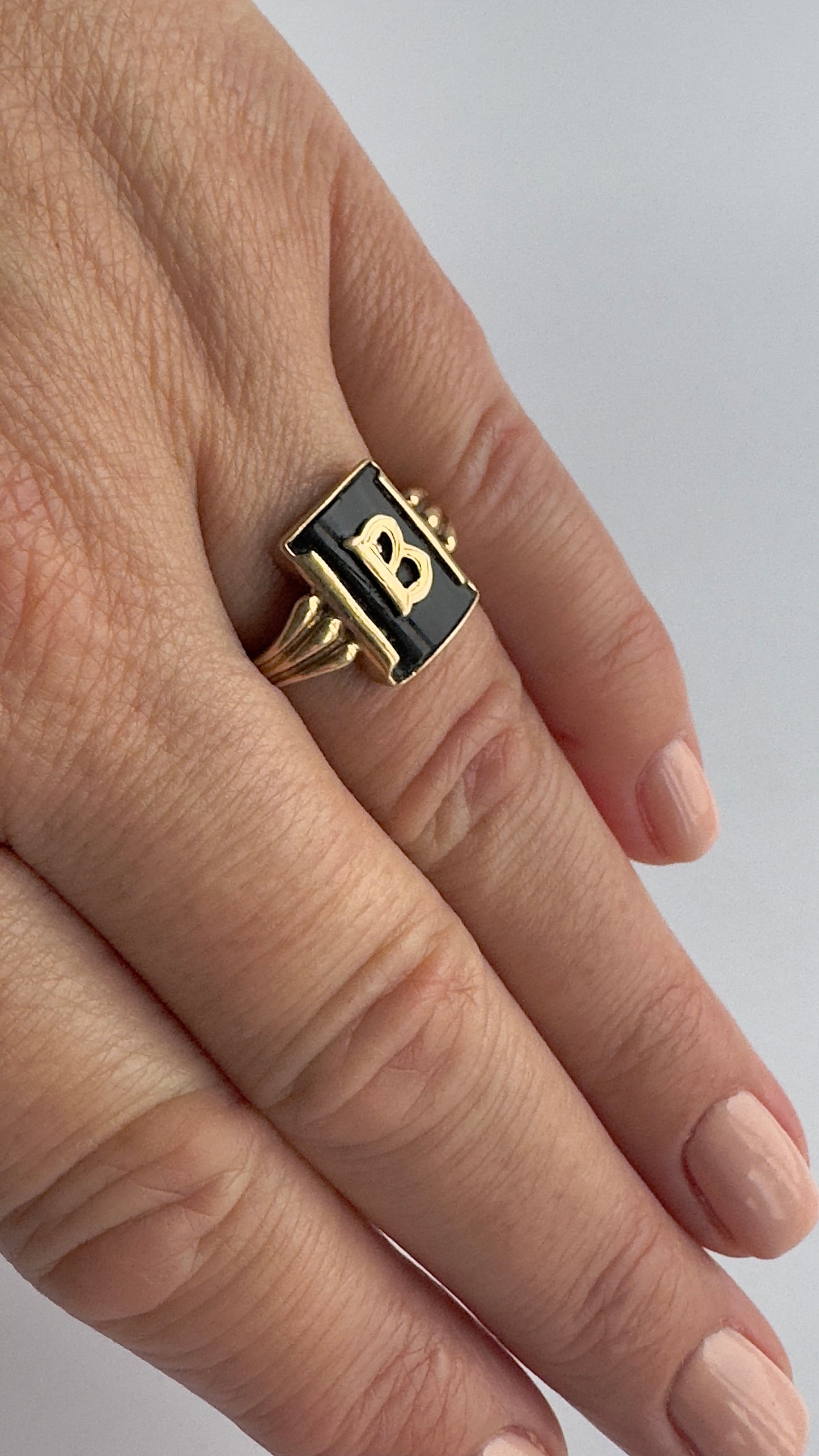 Vintage ‘B’ Onyx & 9 Carat Signet Ring
