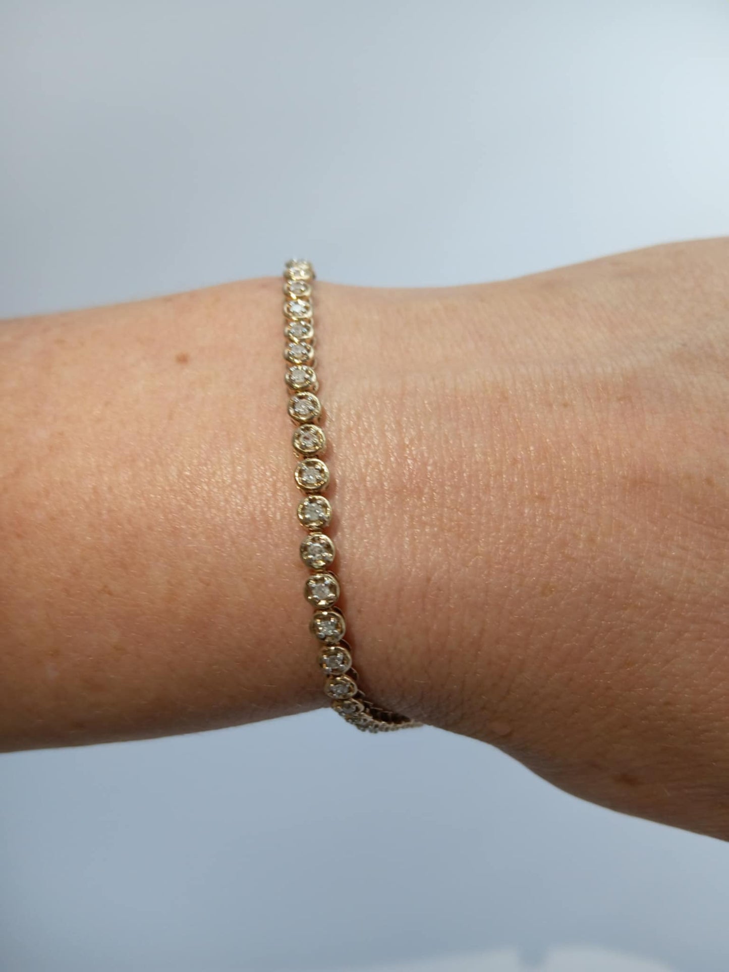 9 Carat Gold & Diamond ‘Tennis’ Bracelet