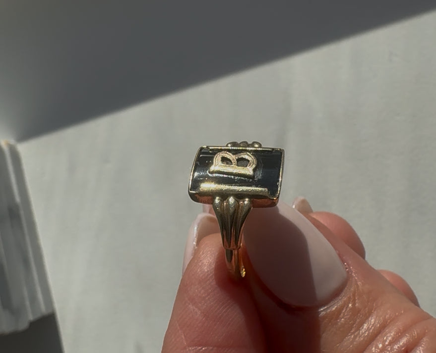 Vintage ‘B’ Onyx & 9 Carat Signet Ring
