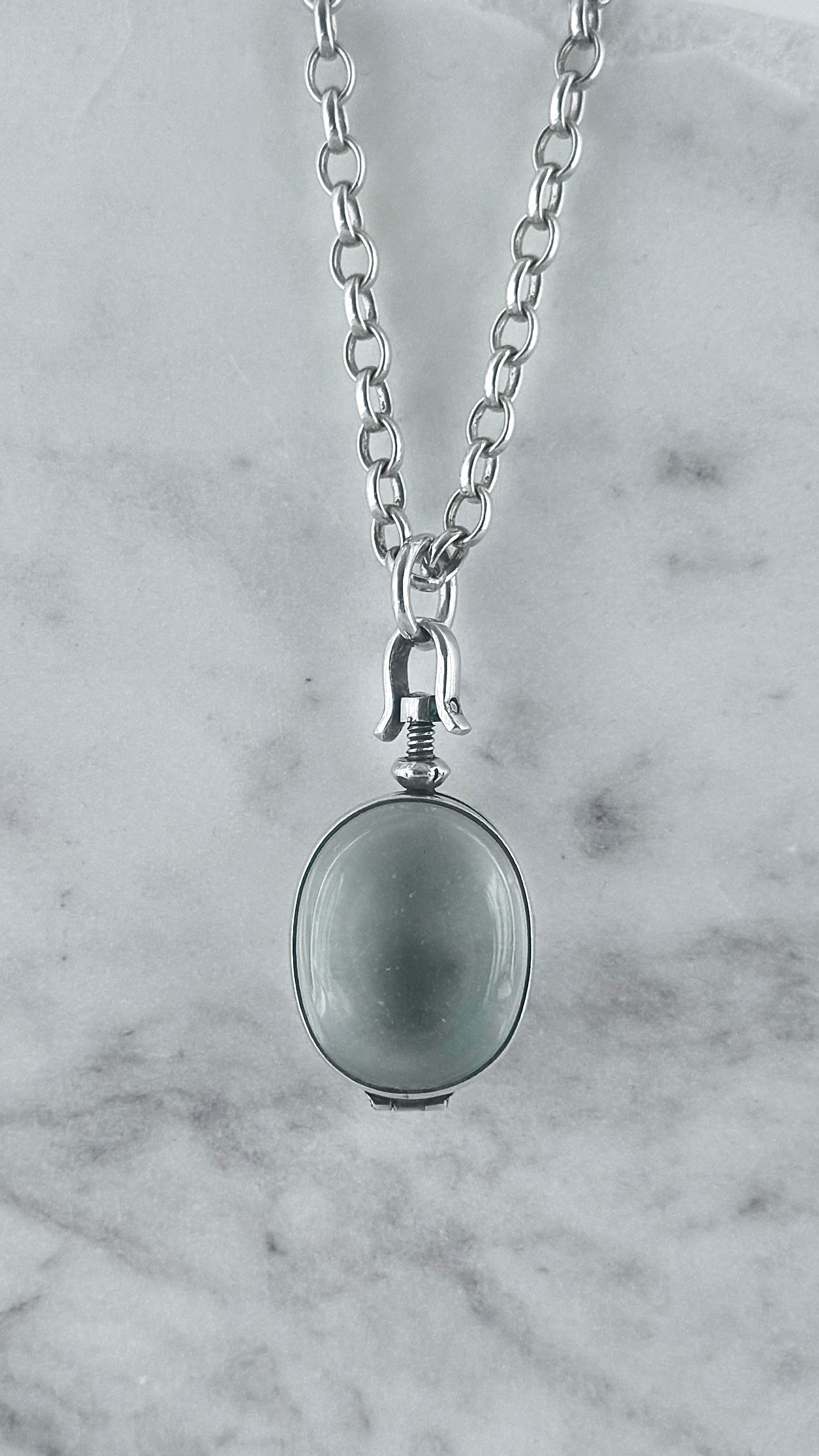 Vintage Sterling Silver 'Pool of Light' Pendant & Oval Belcher Chain