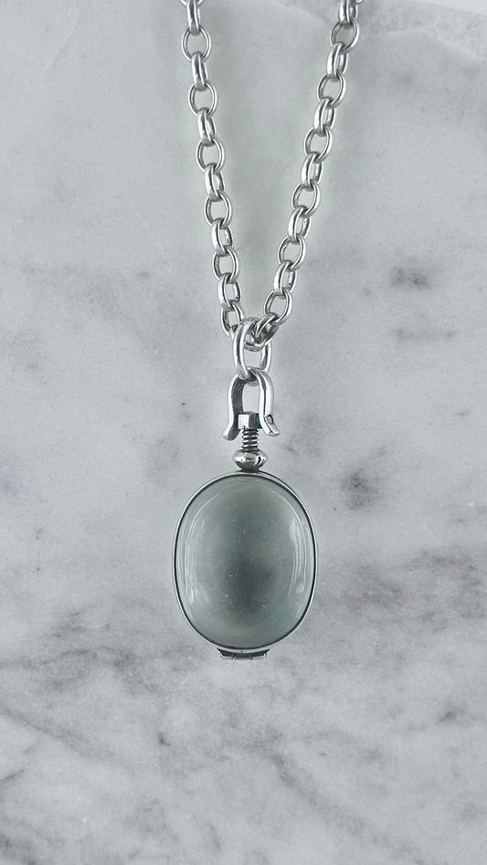 Vintage Sterling Silver 'Pool of Light' Pendant & Oval Belcher Chain