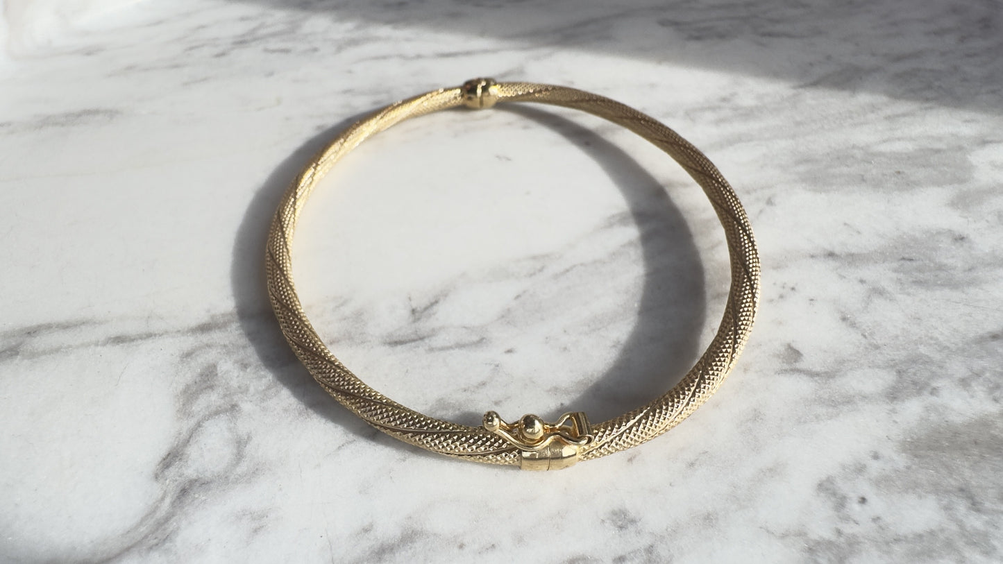 9 Carat Gold Engraved Twist Form Bracelet - No 1